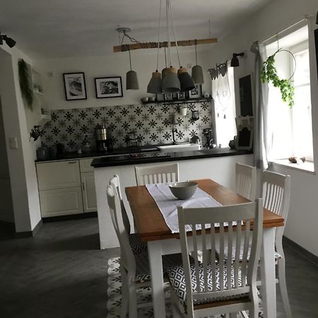 Haus Finchen - Alte Naeherei Hückelhoven Esterno foto
